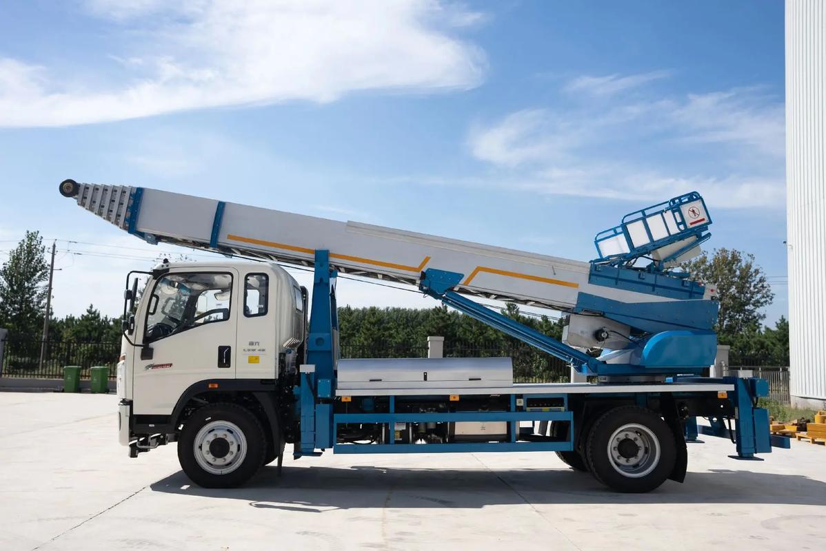 寻乌县云梯上料车租赁费用