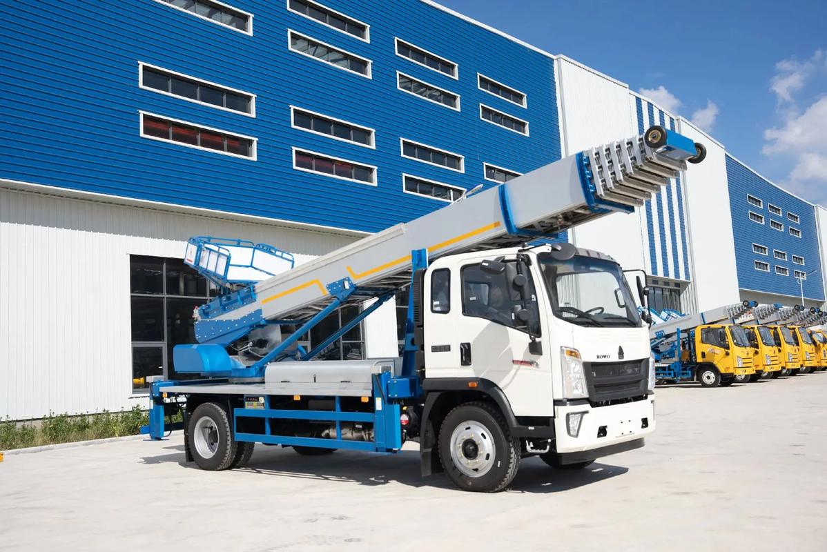 寻乌县出租云梯车高空作业车 建筑垃圾搬运