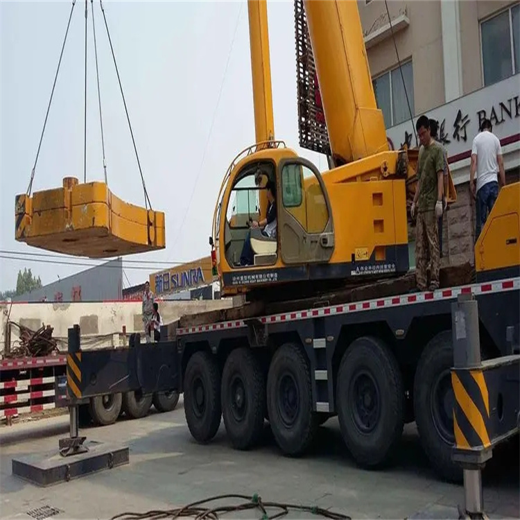 寻乌县当地吊车出租|机器吊装|75吨|工厂搬迁服务