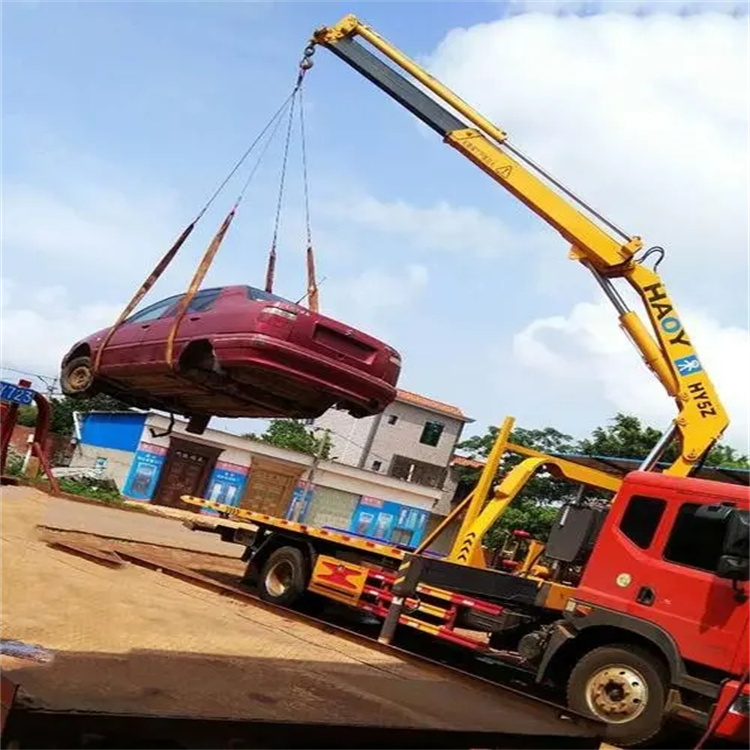 寻乌县吊车吊汽车的正确方法